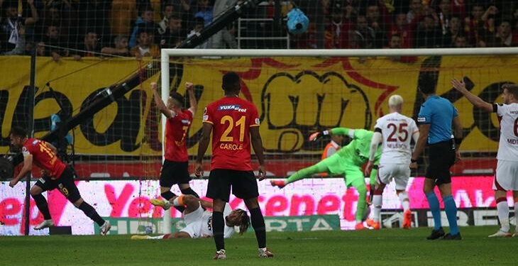 Kayserispor, Galatasaray’ı devirdi! 3 puanı hanesine yazdırdı